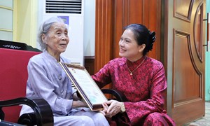 Hơn 887 tỷ đồng hỗ trợ đồng bào các tỉnh khắc phục hậu quả khi bão lũ đi qua